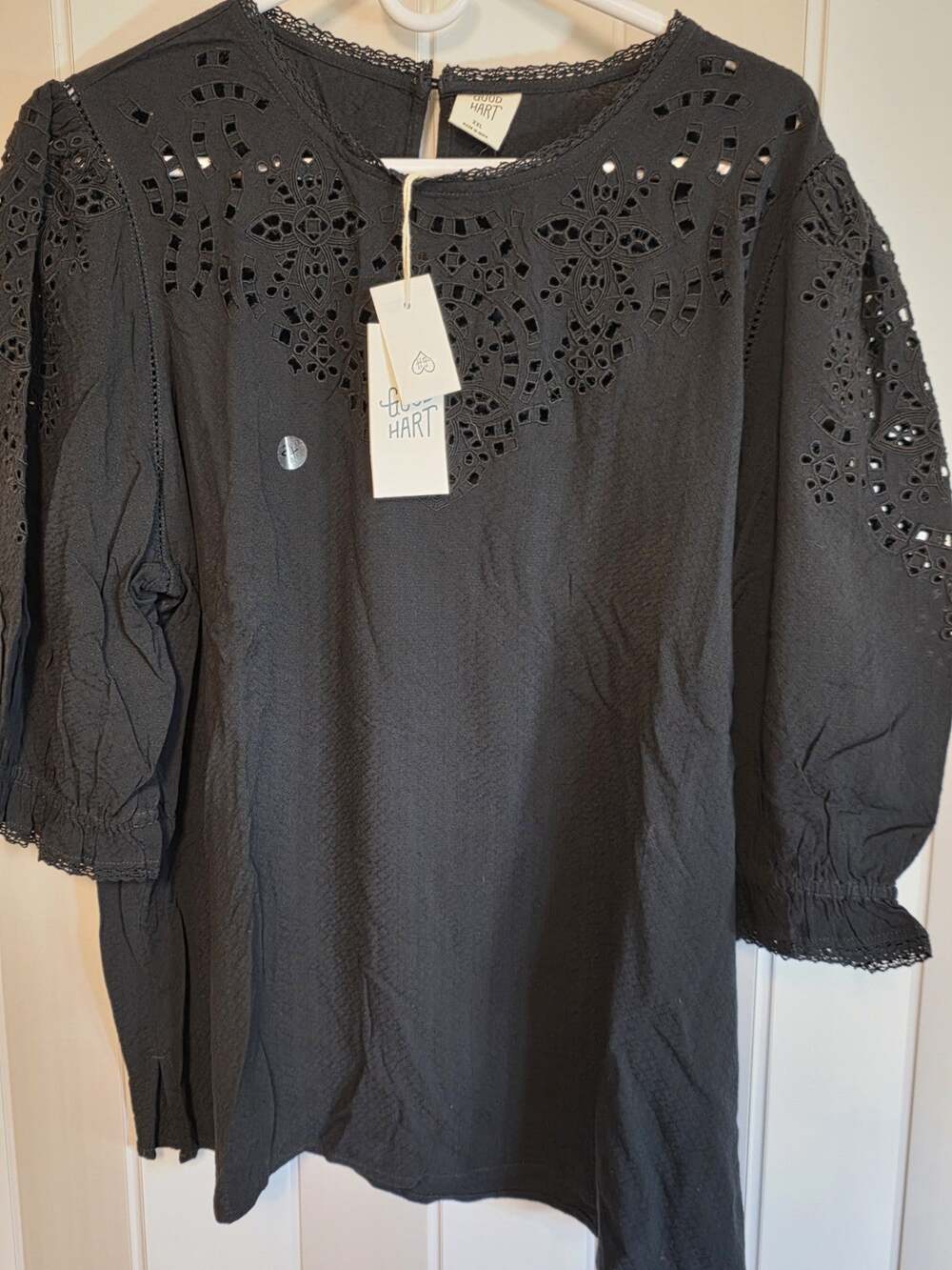 Good Hart Women’s XXL Black Solid Round Neck 3/4 Sleeve Button Lace Blouse